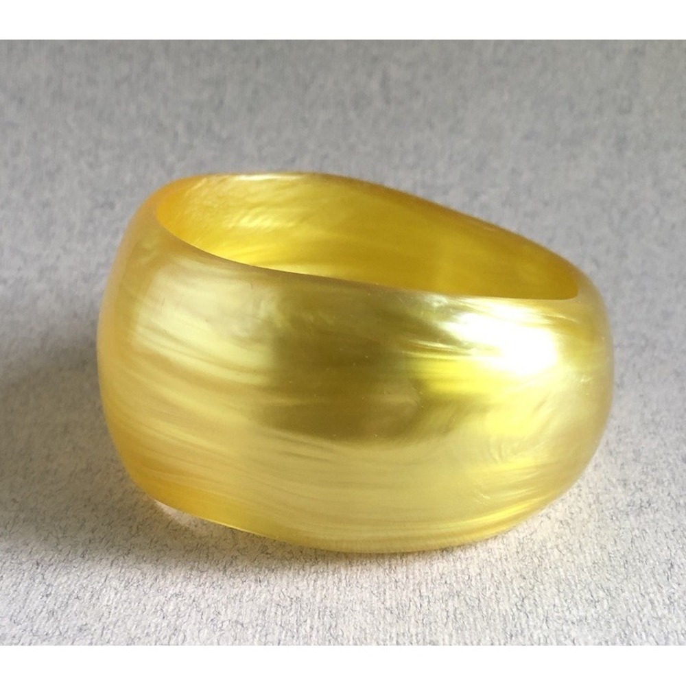 Vintage Chunky Yellow Lucite Iridescent Swirl 1"- 1.75" Wide Bangle Bracelet - Picture 3 of 9